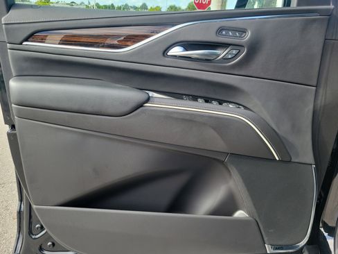 Used 2024 Cadillac Escalade Premium Luxury image 26