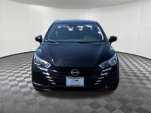 Used 2024 Nissan Versa SV FWD image 2