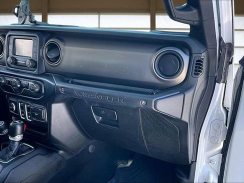 Used 2020 Jeep Wrangler Sport image 17