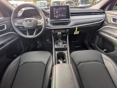 New 2026 Jeep Compass Latitude AWD/4WD image 13