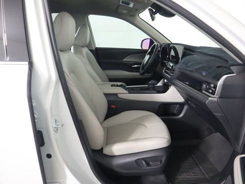 Used 2024 Toyota Grand Highlander XLE image 20