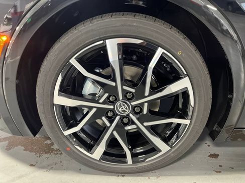 New 2026 Toyota Prius Plug-In Hybrid FWD image 6