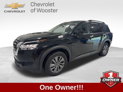 Used 2024 Nissan Pathfinder SV FWD image 1