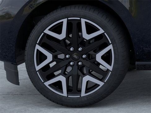 New 2025 Ford Expedition Platinum w/ Platinum Ultimate Package image 19