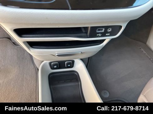 Used 2017 Chrysler Pacifica Touring-L image 47