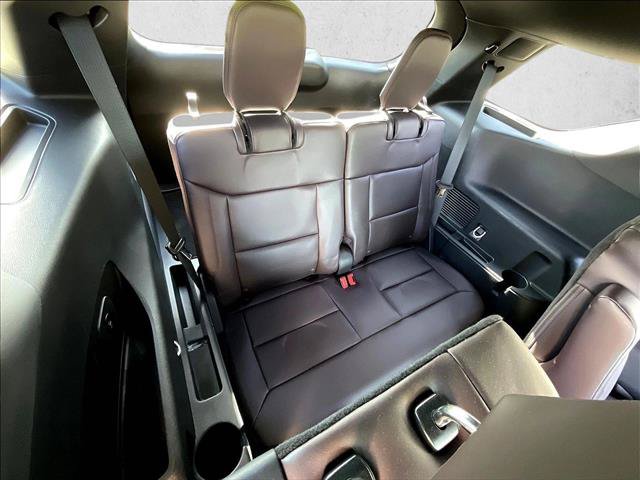 Used 2025 Ford Explorer Platinum RWD image 26