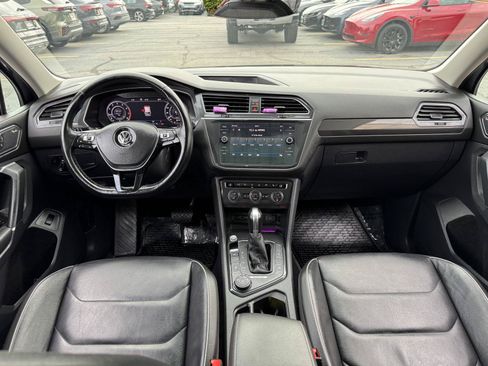 Used 2018 Volkswagen Tiguan SEL Premium w/ 3rd Row Seat Package AWD/4WD image 38