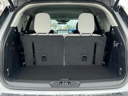 New 2026 Ford Explorer Active w/ Active Comfort Package AWD/4WD image 37