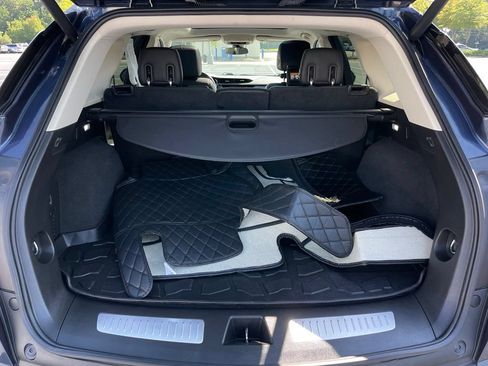 Used 2018 Cadillac XT5 Luxury w/ Driver Awareness Package FWD image 41