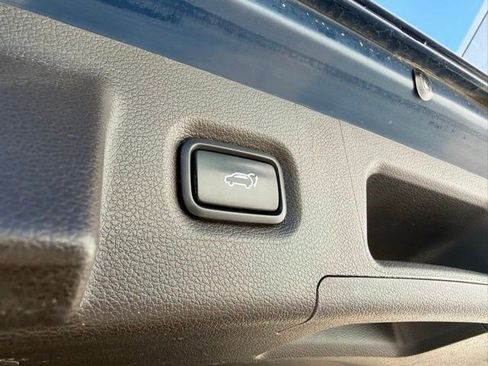 Used 2020 Hyundai Santa Fe Limited image 17