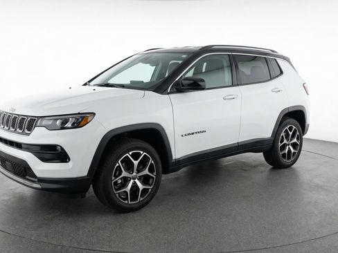 Used 2025 Jeep Compass Limited AWD/4WD image 3