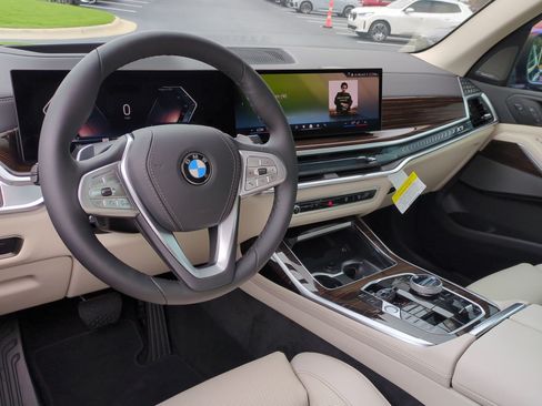 Used 2026 BMW X7 xDrive40i AWD/4WD image 28