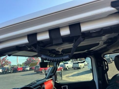 Used 2020 Jeep Gladiator Rubicon AWD/4WD image 9
