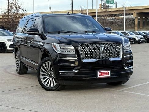 Used 2021 Lincoln Navigator L Reserve image 2