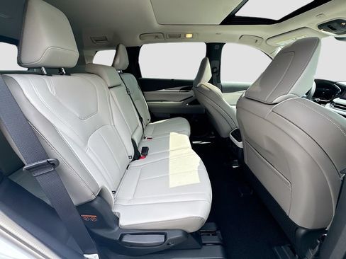 Certified 2026 INFINITI QX60 Luxe w/ Cargo Package FWD image 31