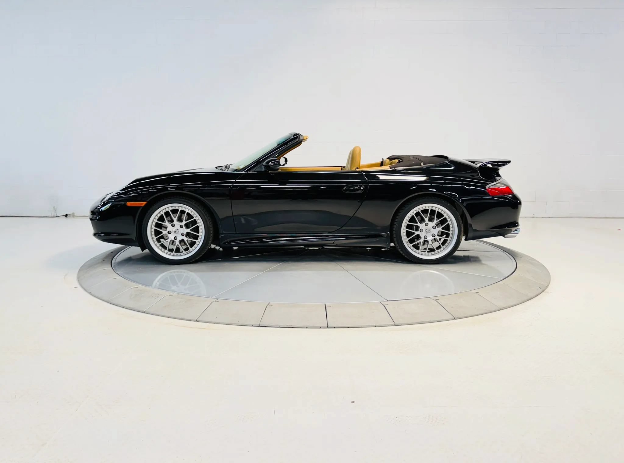 Used 2004 Porsche 911 Cabriolet image 1