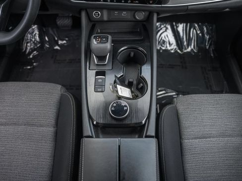 Used 2023 Nissan Rogue SV AWD/4WD image 24