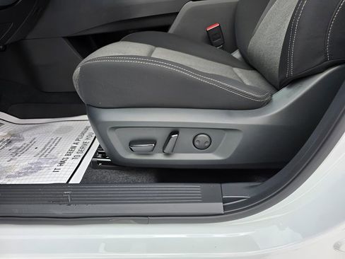 New 2026 Nissan Rogue SV w/ Cold Weather Package AWD/4WD image 18