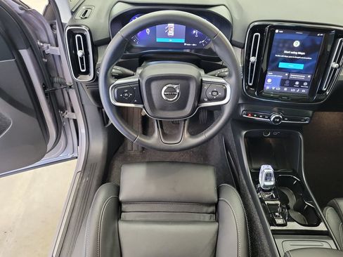 Certified 2026 Volvo XC40 B5 Plus AWD/4WD image 18
