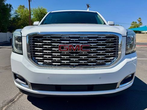 Used 2018 GMC Yukon Denali w/ Denali Ultimate Package AWD/4WD image 3