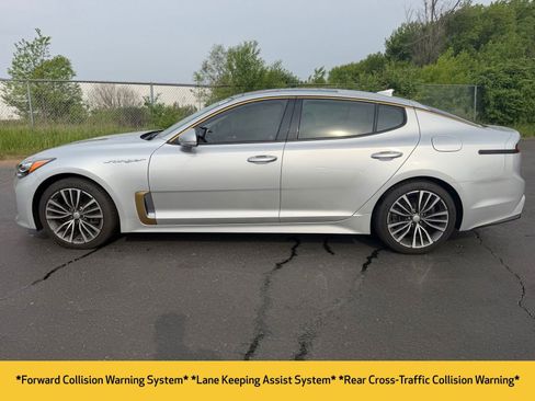 Used 2018 Kia Stinger Premium AWD/4WD image 11