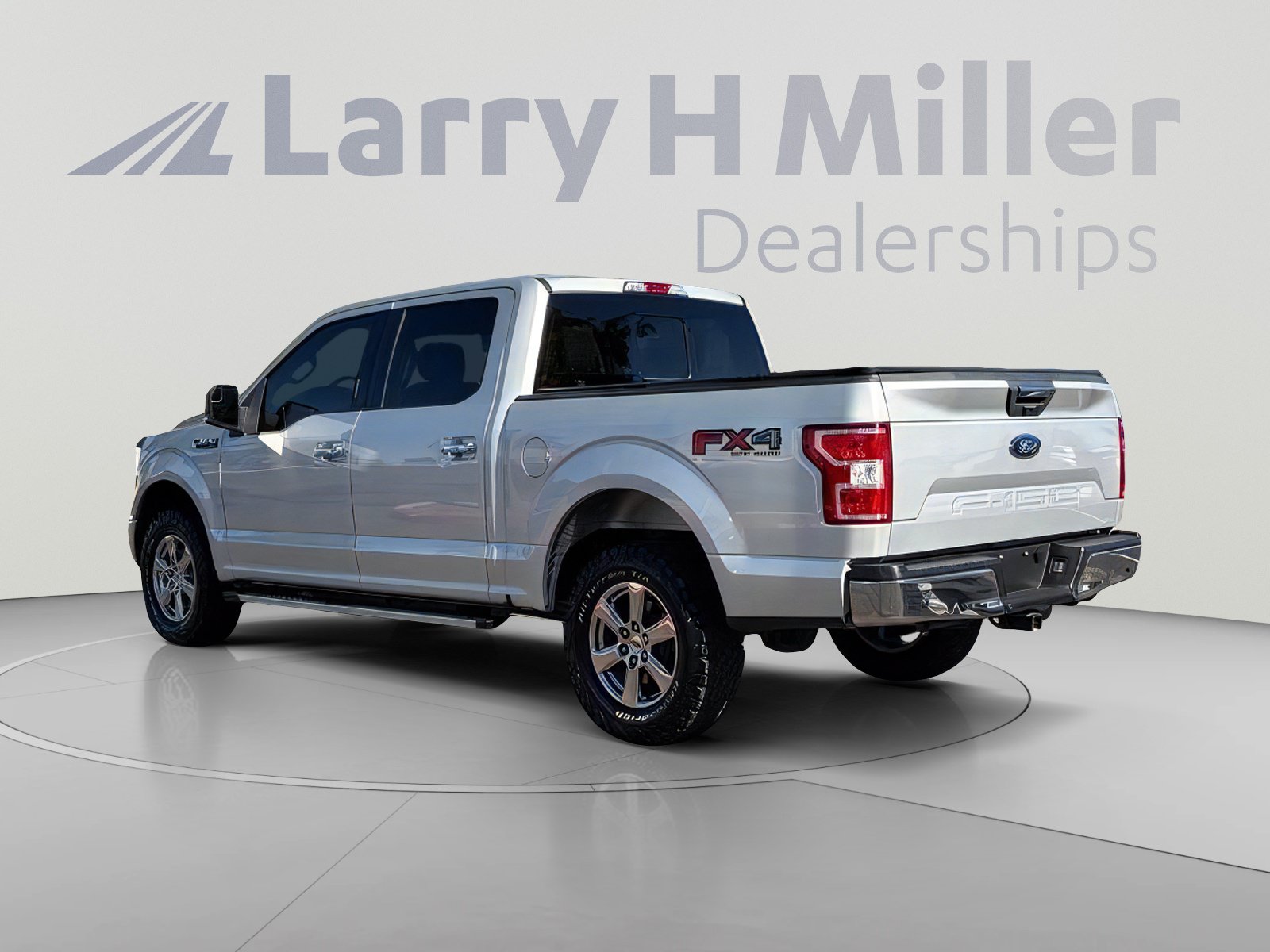 Used 2018 Ford F150 XLT w/ Equipment Group 302A Luxury AWD/4WD image 3