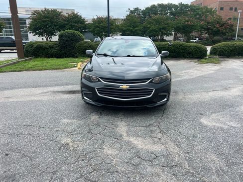 Used 2017 Chevrolet Malibu LT FWD image 12