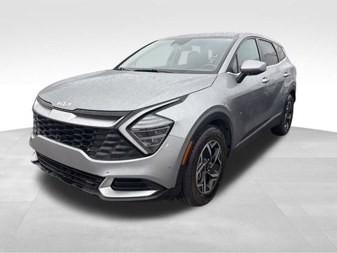 Certified 2024 Kia Sportage LX image 2