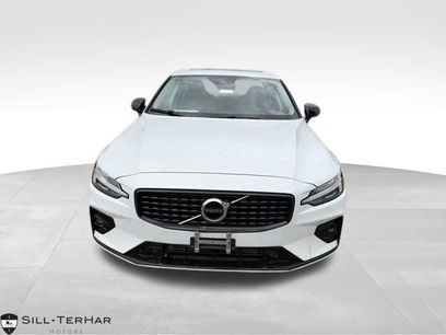 Used 2021 Volvo S60 T5 Momentum