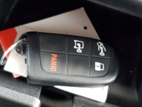 Used 2025 RAM ProMaster 2500 w/ Convenience Group image 17