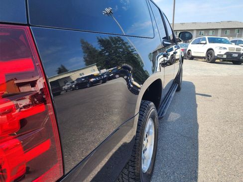 Used 2013 Chevrolet Suburban LT w/ Luxury Package AWD/4WD image 39
