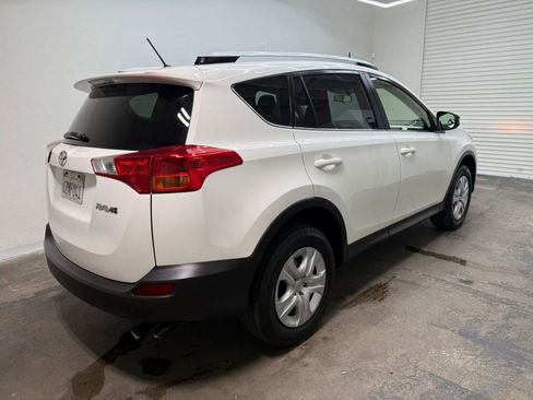 Used 2013 Toyota RAV4 LE FWD image 10