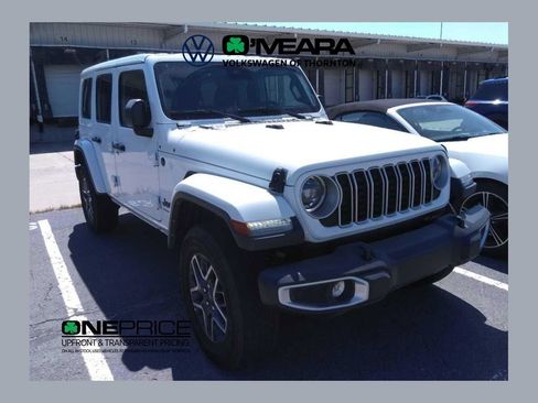 Used 2025 Jeep Wrangler Unlimited Sahara AWD/4WD image 1
