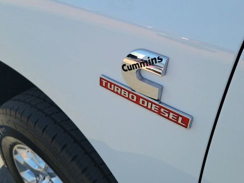 Used 2024 RAM 2500 Laramie AWD/4WD image 25