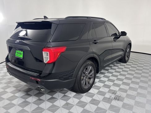 Used 2022 Ford Explorer XLT w/ Equipment Group 202A RWD image 9