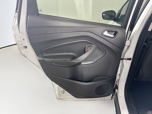 Used 2019 Ford Escape SE image 24