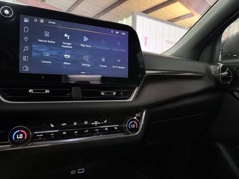Used 2025 Chevrolet Equinox LT w/ Convenience Package II FWD image 23