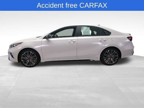 Used 2022 Kia Forte GT image 3