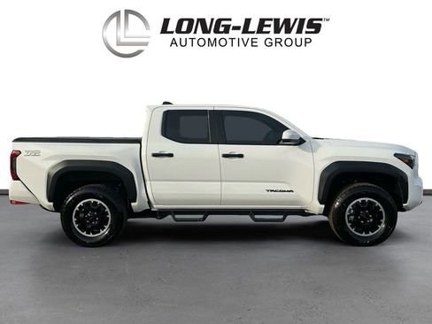 Used 2025 Toyota Tacoma TRD Off-Road image 8