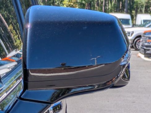Used 2022 GMC Yukon SLT w/ SLT Luxury Package RWD image 12