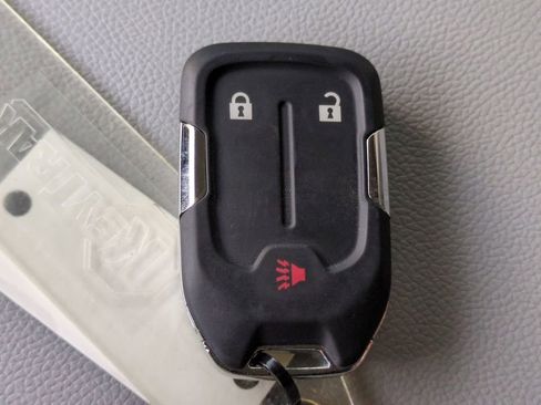 Used 2022 GMC Acadia SLE image 27