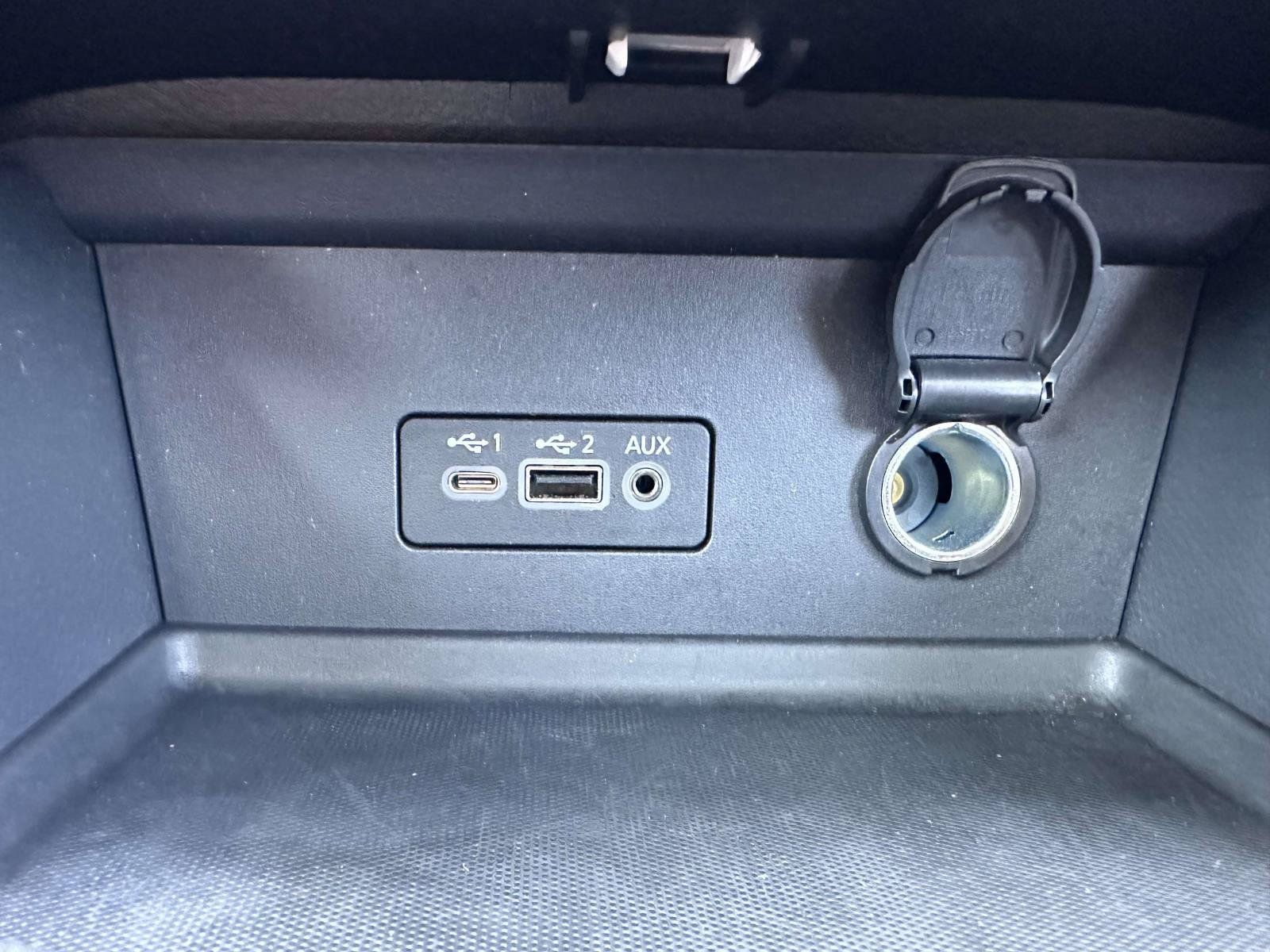 Used 2023 Nissan Sentra SR w/ SR Premium Package FWD image 25