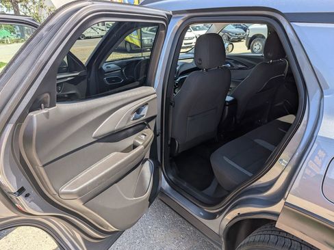 Used 2021 Chevrolet TrailBlazer LT w/ Convenience Package FWD image 24
