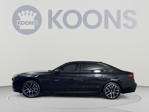 Used 2024 BMW 740i xDrive AWD/4WD image 7