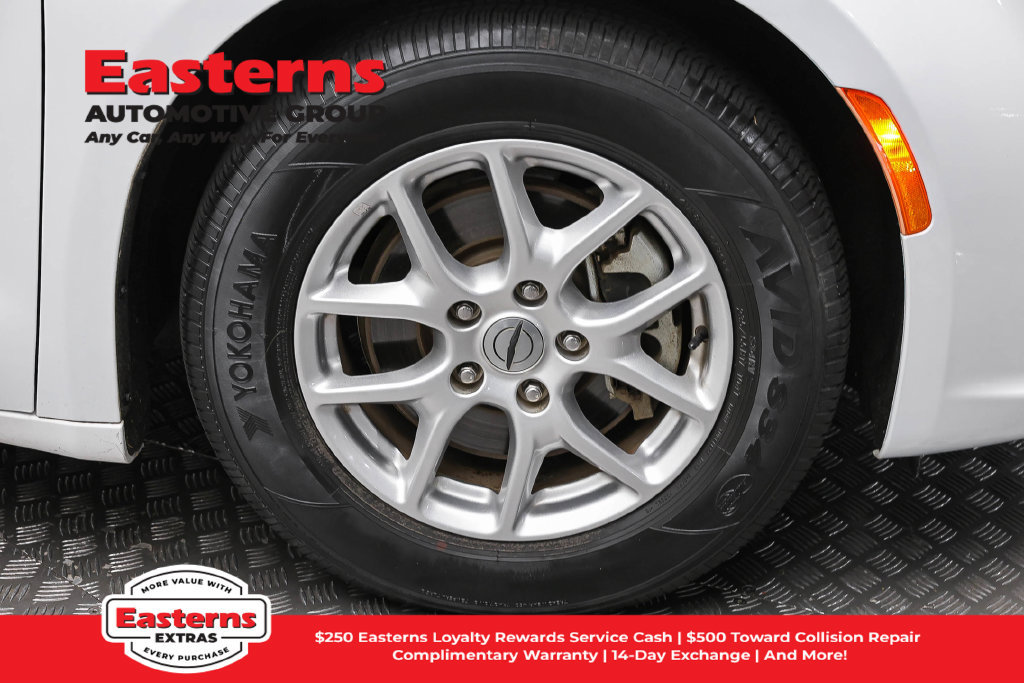 Used 2023 Chrysler Pacifica Touring-L FWD image 30