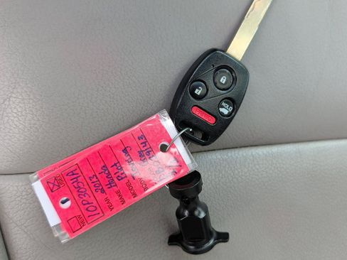 Used 2013 Honda Pilot Touring image 30