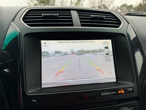 Used 2018 Ford Explorer XLT w/ Equipment Group 202A image 17