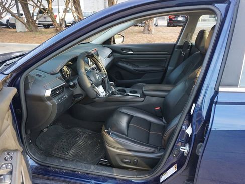 Used 2022 Nissan Altima 2.5 SR image 2