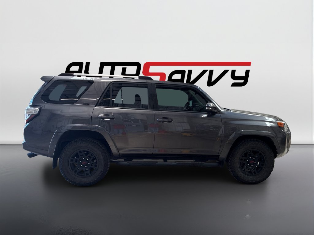 Used 2022 Toyota 4Runner SR5 Premium w/ Moonroof Package RWD image 4