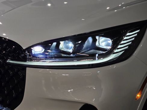 New 2026 Lincoln Aviator Black Label w/ Jet Appearance Package image 12